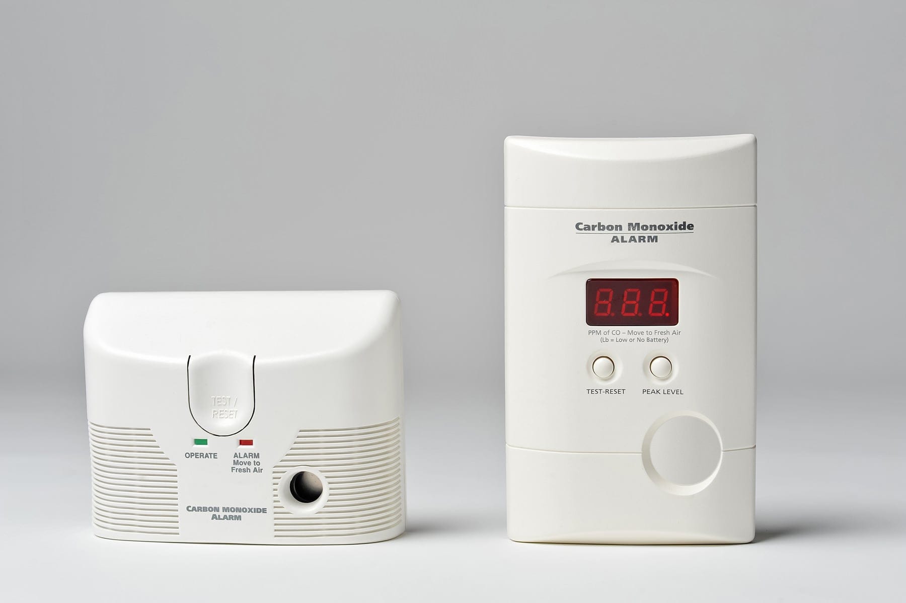 Twee koolmonoxidemelders voor het veilig detecteren van CO in huis
